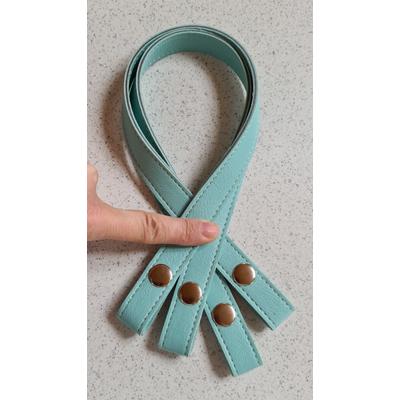 50 cm hosszú, szintetikus bőrből készült patentos táskafül - menta zöld -